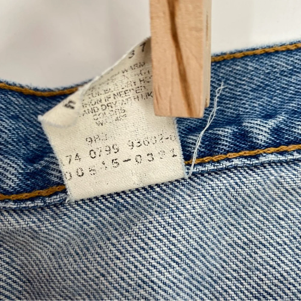 Levi’s Jeans Men’s 40x30 Blue 545 VTG 90s Brown Tab LOOSE Batwing Stains Flaws